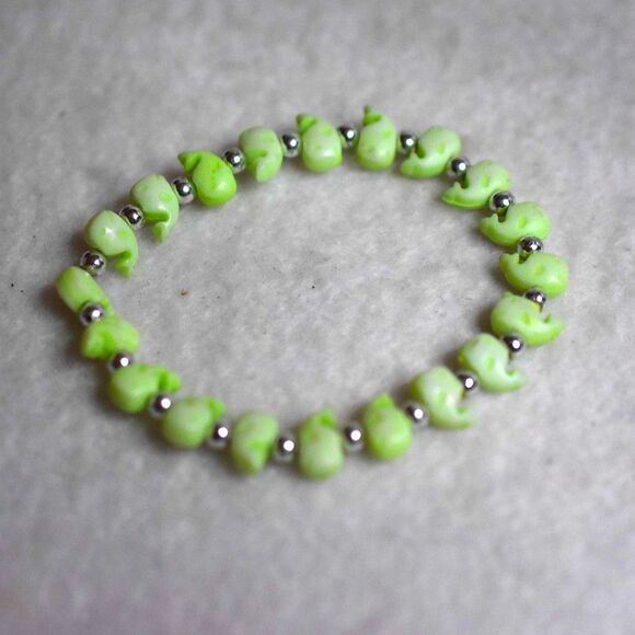 Fun Tiny Green Whales Silver Tone Beaded Stretch 6 Inch Bracelet - Picture 3 of 3